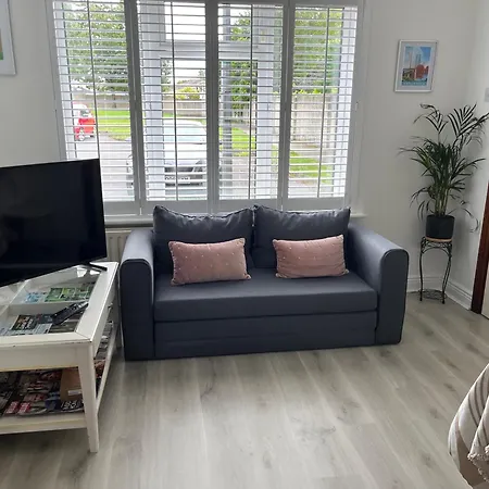 Teach Eriu Albu Luxury 4bedroom With Garden In